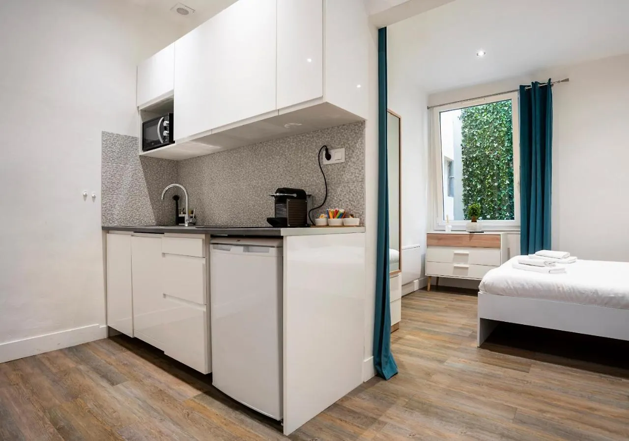Cosy Appartement 26m2 - Hyper centre Sxtius Cardeurs - 1 double bed - 1 sofa Aix-en-Provence France