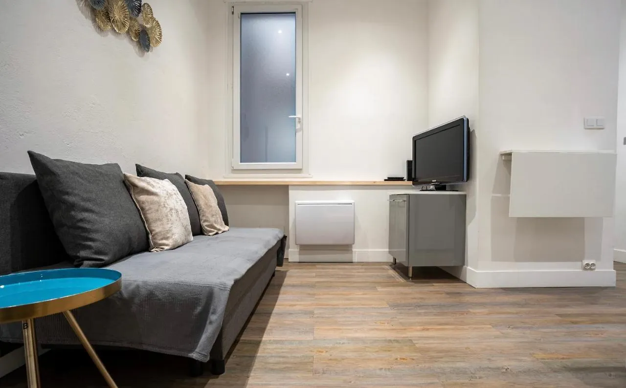 Cosy Appartement 26m2 - Hyper centre Sxtius Cardeurs - 1 double bed - 1 sofa Aix-en-Provence France